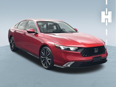 Used 2023 Honda Accord Touring image 1