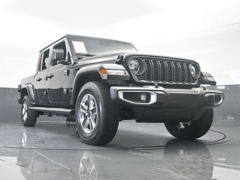 Used 2024 Jeep Gladiator Sport w/ Premium Package image 65