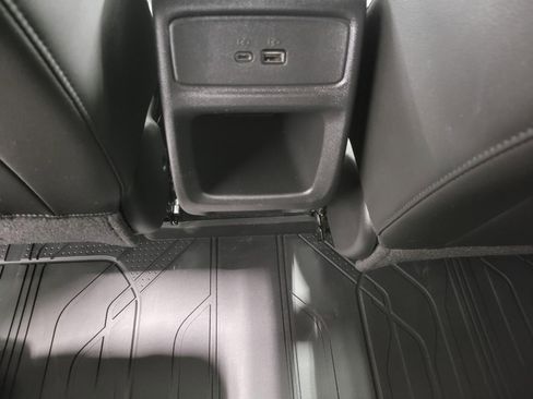 Used 2025 Chevrolet Trax RS w/ Driver Confidence Package FWD image 22