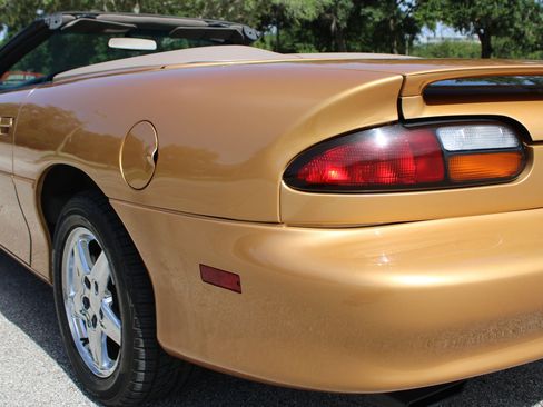 Used 1998 Chevrolet Camaro Z28 RWD image 28