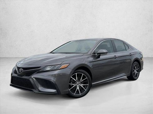Used 2021 Toyota Camry SE FWD image 6
