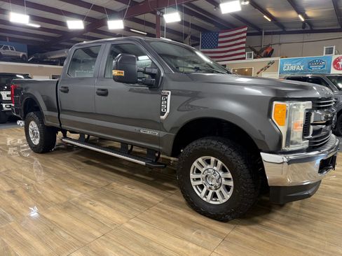 Used 2017 Ford F250 XL w/ STX Appearance Package AWD/4WD image 3