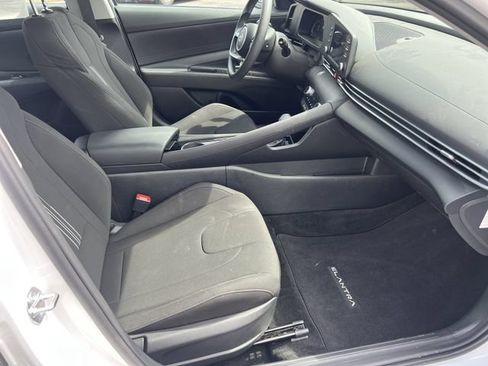 Used 2026 Hyundai Elantra Hybrid FWD image 13