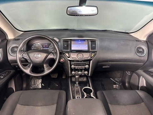 Used 2017 Nissan Pathfinder SV image 13
