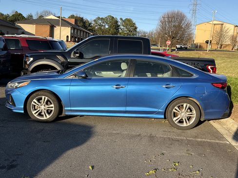 Used 2018 Hyundai Sonata SEL w/ Winter Weather Package image 7