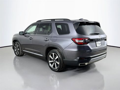 Used 2023 Honda Pilot Elite image 7