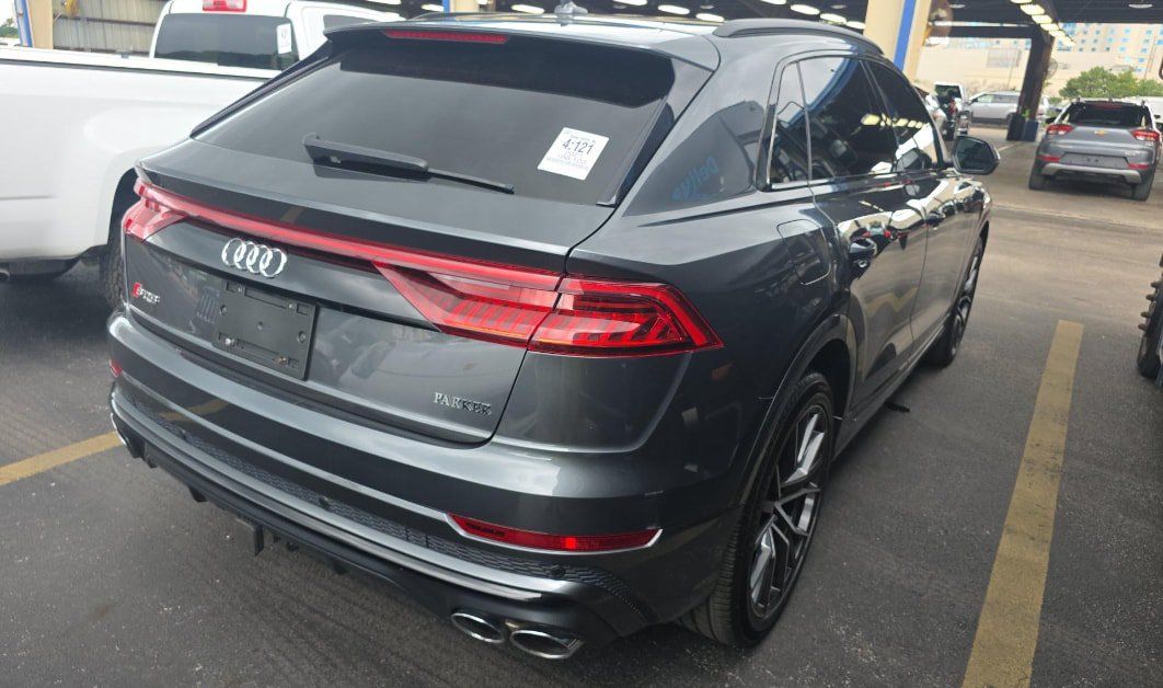 Used 2021 Audi SQ8 Premium Plus w/ SQ8 Black Optic Package AWD/4WD image 3