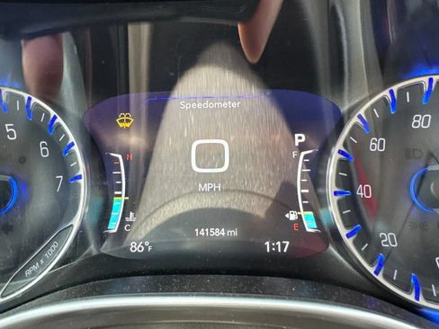 Used 2017 Chrysler Pacifica Touring-L Plus w/ Advanced Safetytec Group FWD image 9