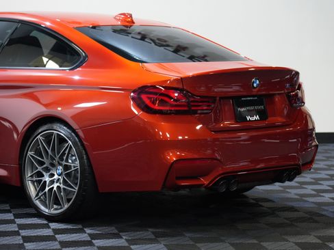 Used 2020 BMW M4 Coupe w/ Competition Package RWD image 16