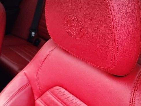 Used 2024 Alfa Romeo Stelvio Veloce image 24