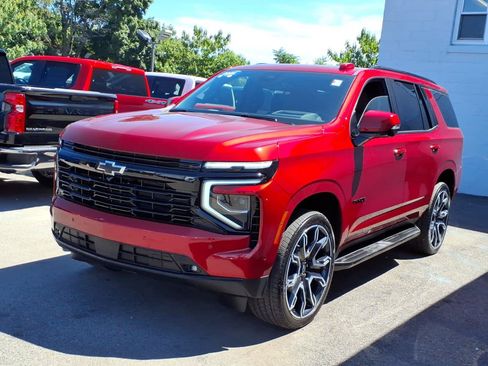 Used 2025 Chevrolet Tahoe RST w/ Comfort Package AWD/4WD image 3