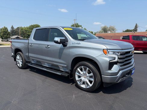 Used 2025 Chevrolet Silverado 1500 High Country w/ Technology Package AWD/4WD image 7