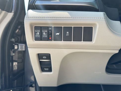 Used 2025 Honda Odyssey EX-L image 18