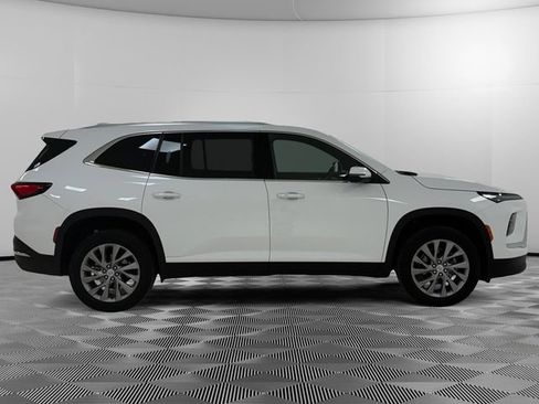 Certified 2025 Buick Enclave Preferred FWD image 6