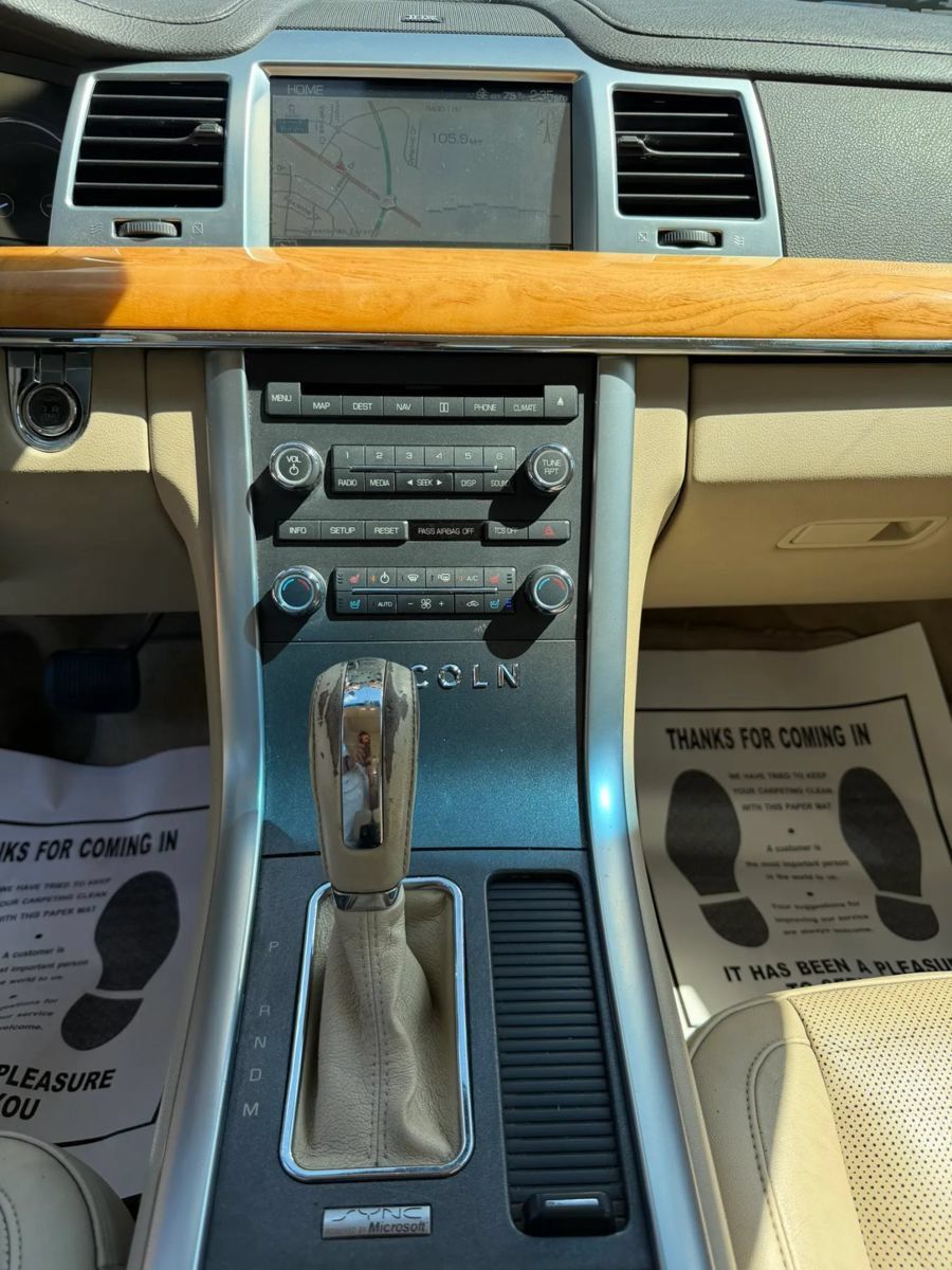 Used 2012 Lincoln MKS FWD image 13