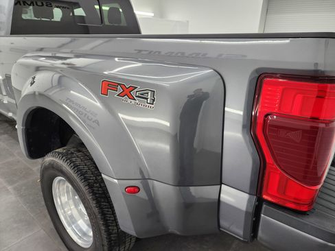 Used 2022 Ford F350 Platinum image 34