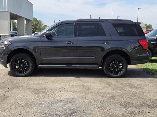 Used 2023 Ford Expedition XLT RWD image 4