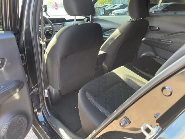 Used 2020 Nissan Kicks S FWD image 3