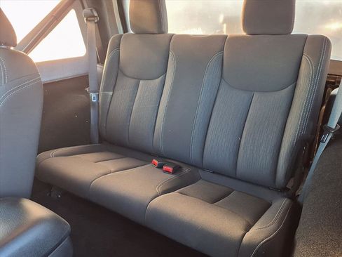 Used 2018 Jeep Wrangler Rubicon w/ Connectivity Group image 7