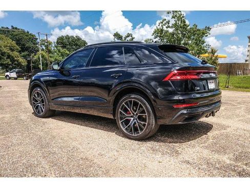 Used 2021 Audi Q8 Prestige AWD/4WD image 3