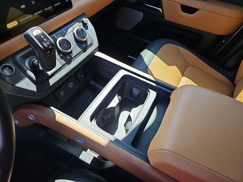 Used 2023 Land Rover Defender 130 X image 20