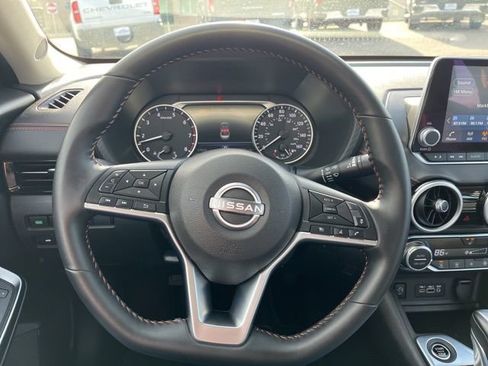 Used 2025 Nissan Sentra SR FWD image 32