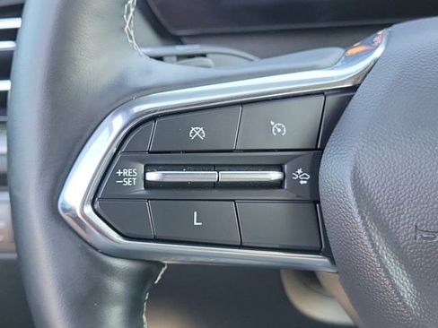 Certified 2025 Chevrolet Traverse LT image 25