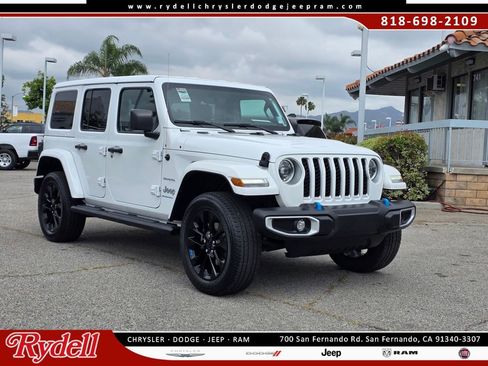 Used 2023 Jeep Wrangler Unlimited Sahara w/ Cold Weather Group AWD/4WD image 1