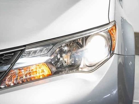 Used 2015 Toyota RAV4 Limited image 7