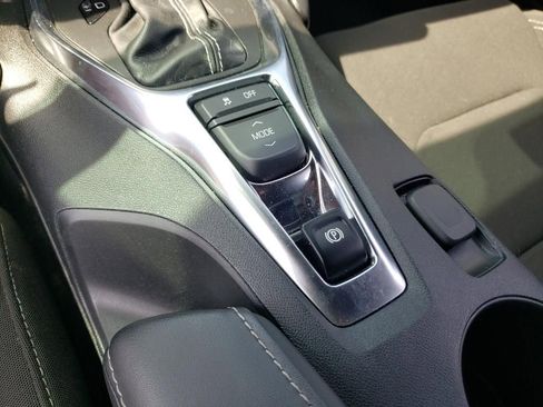 Used 2021 Chevrolet Camaro LT image 25