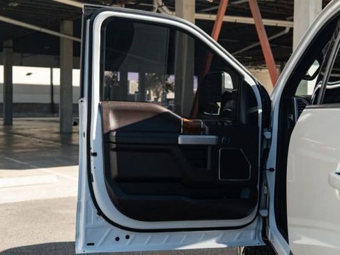 Used 2017 Ford F250 King Ranch w/ FX4 Off-Road Package image 15