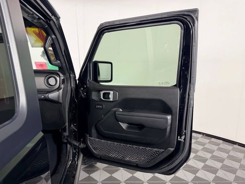 Used 2022 Jeep Wrangler Sport AWD/4WD image 32