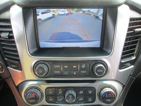 Used 2017 Chevrolet Suburban Premier AWD/4WD image 19