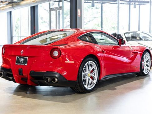 Used 2017 Ferrari F12 Berlinetta RWD image 6