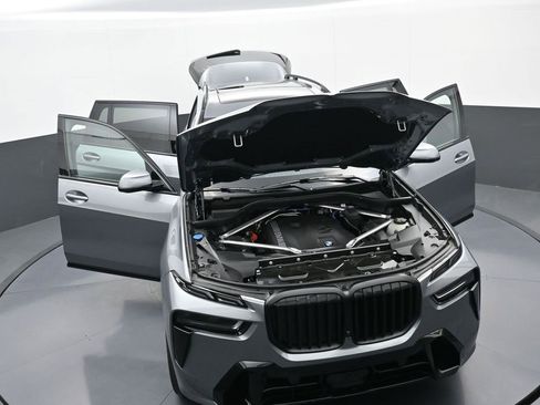 Used 2026 BMW X7 xDrive40i w/ M Sport Package image 40