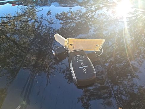 Used 2024 Dodge Durango GT image 31