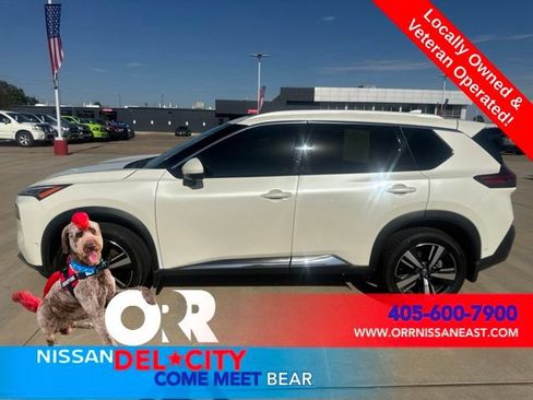 Used 2023 Nissan Rogue SL w/ SL Premium Package FWD image 2