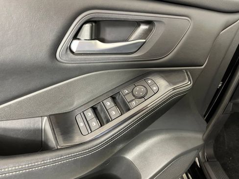 Used 2025 Nissan Rogue SV FWD image 27
