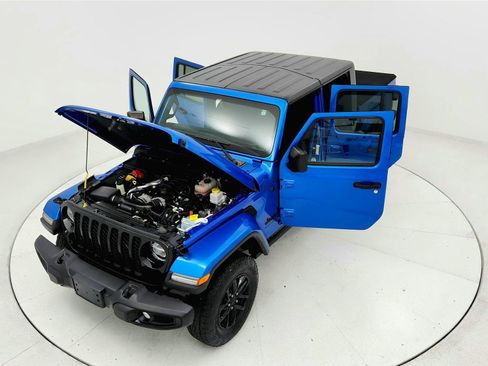 Used 2022 Jeep Gladiator Sport AWD/4WD image 21