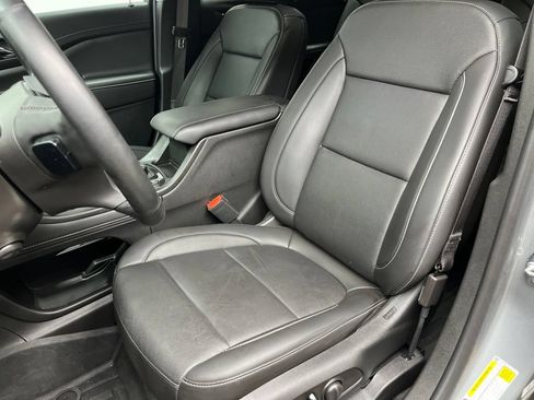 Used 2023 GMC Acadia SLT w/ Elevation Edition FWD image 11