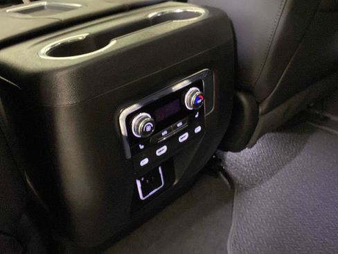 Used 2024 GMC Yukon Denali w/ Advanced Technology Package AWD/4WD image 21
