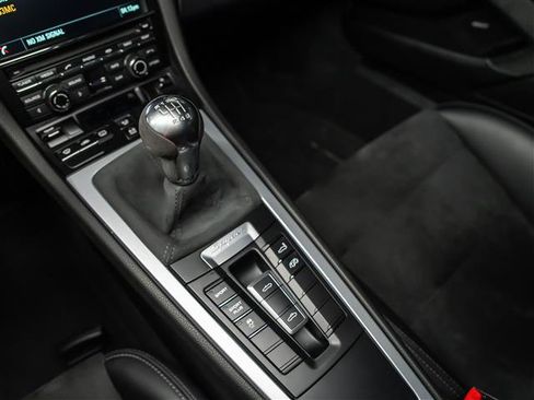 Certified 2016 Porsche Boxster Spyder RWD image 33