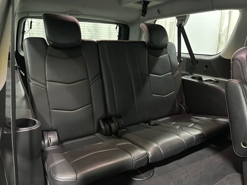 Used 2018 Cadillac Escalade ESV Luxury image 34
