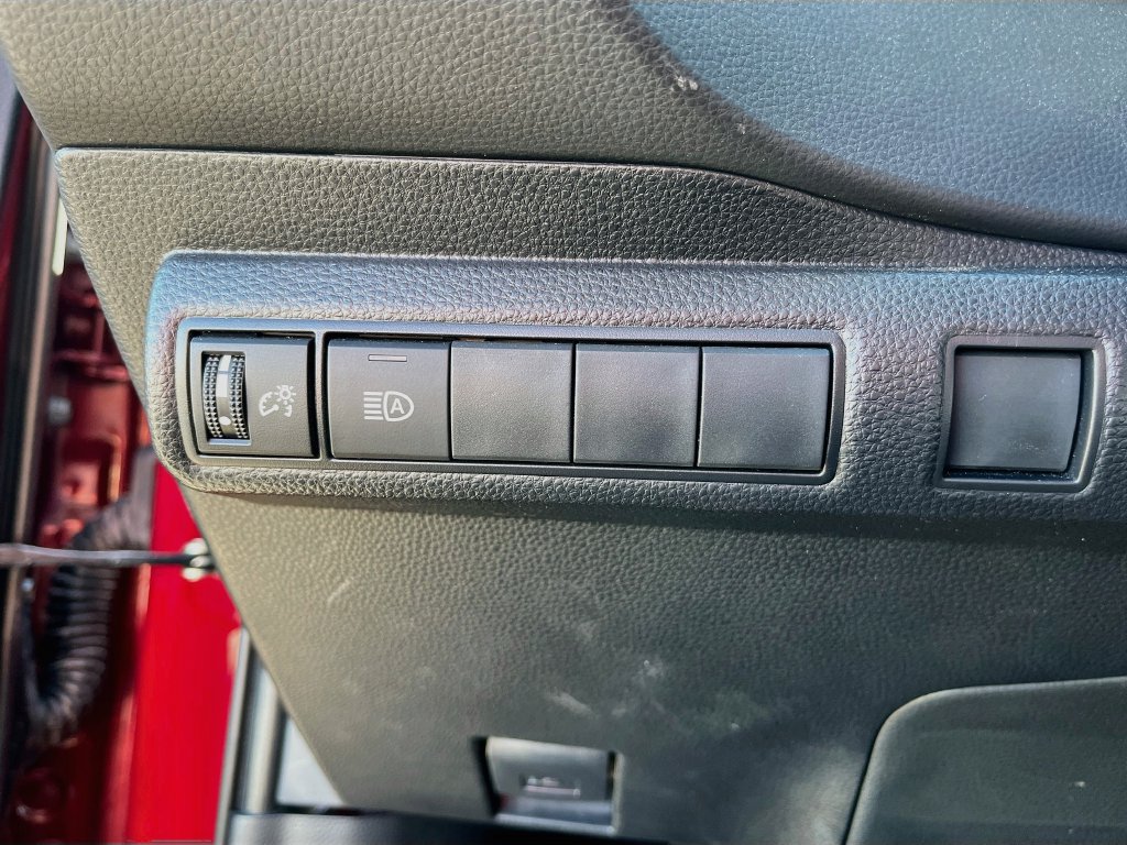 Used 2025 Toyota Corolla LE FWD image 10