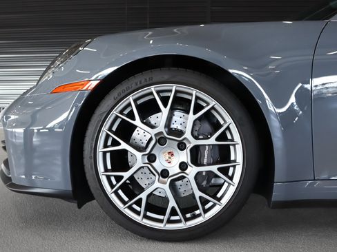 Used 2025 Porsche 911 Carrera image 16