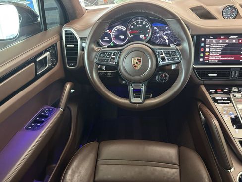 Used 2023 Porsche Cayenne Turbo AWD/4WD image 13