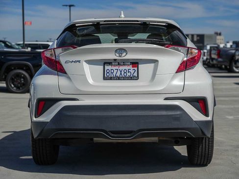 Used 2020 Toyota C-HR LE FWD image 7