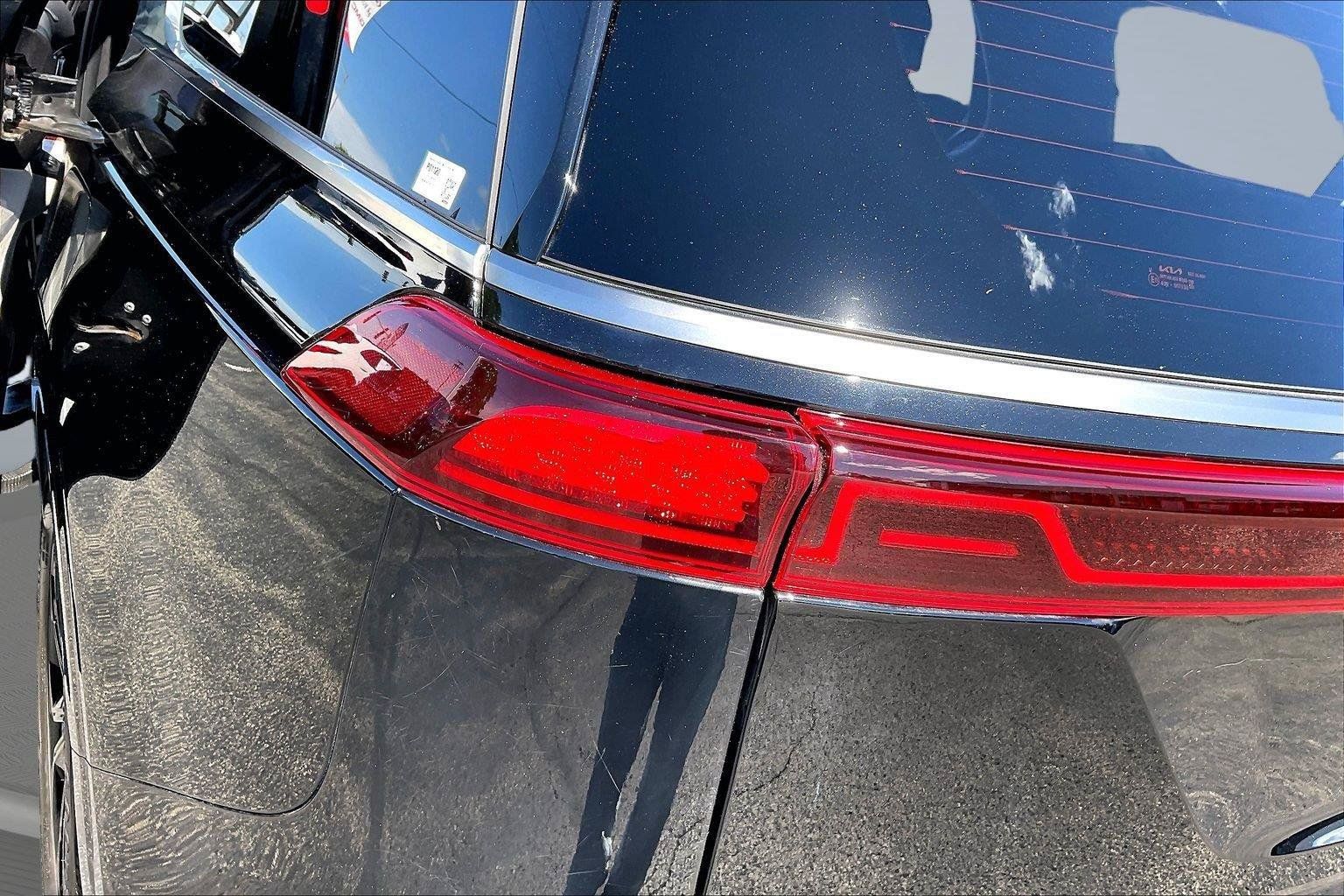 Used 2023 Kia Carnival SX Prestige FWD image 30