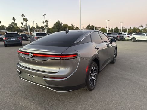 Used 2026 Toyota Crown XLE image 5