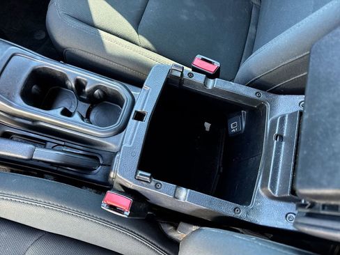 Used 2022 Jeep Wrangler Unlimited Sport S image 20